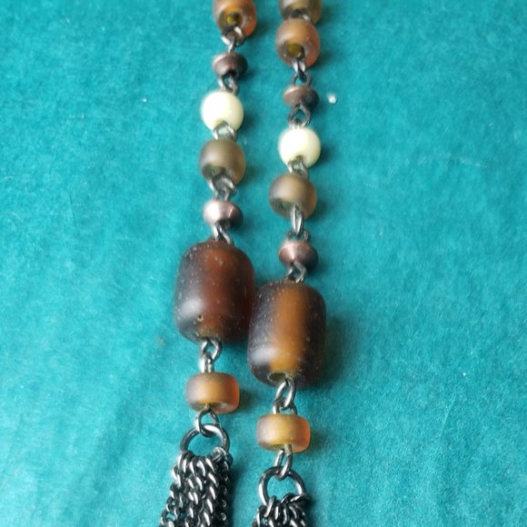 2/15$ Liz Claiborne chain and beads pendant - Picture 4 of 6